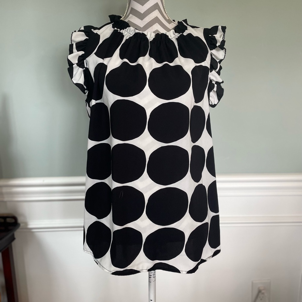 CES FEMME Black and White Polka Dot Ruffle Sleeve Top Size Large